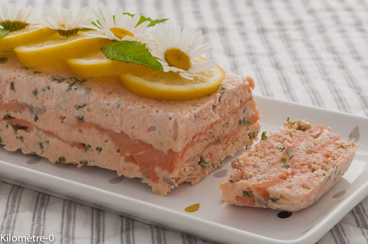 Photo de recette de saumon, terrine, saumon fumé, saumon frais, facile, fête, entrée, Kilomètre-0, blog de cuisine réalisée à partir de produits de saison et issus de circuits courts