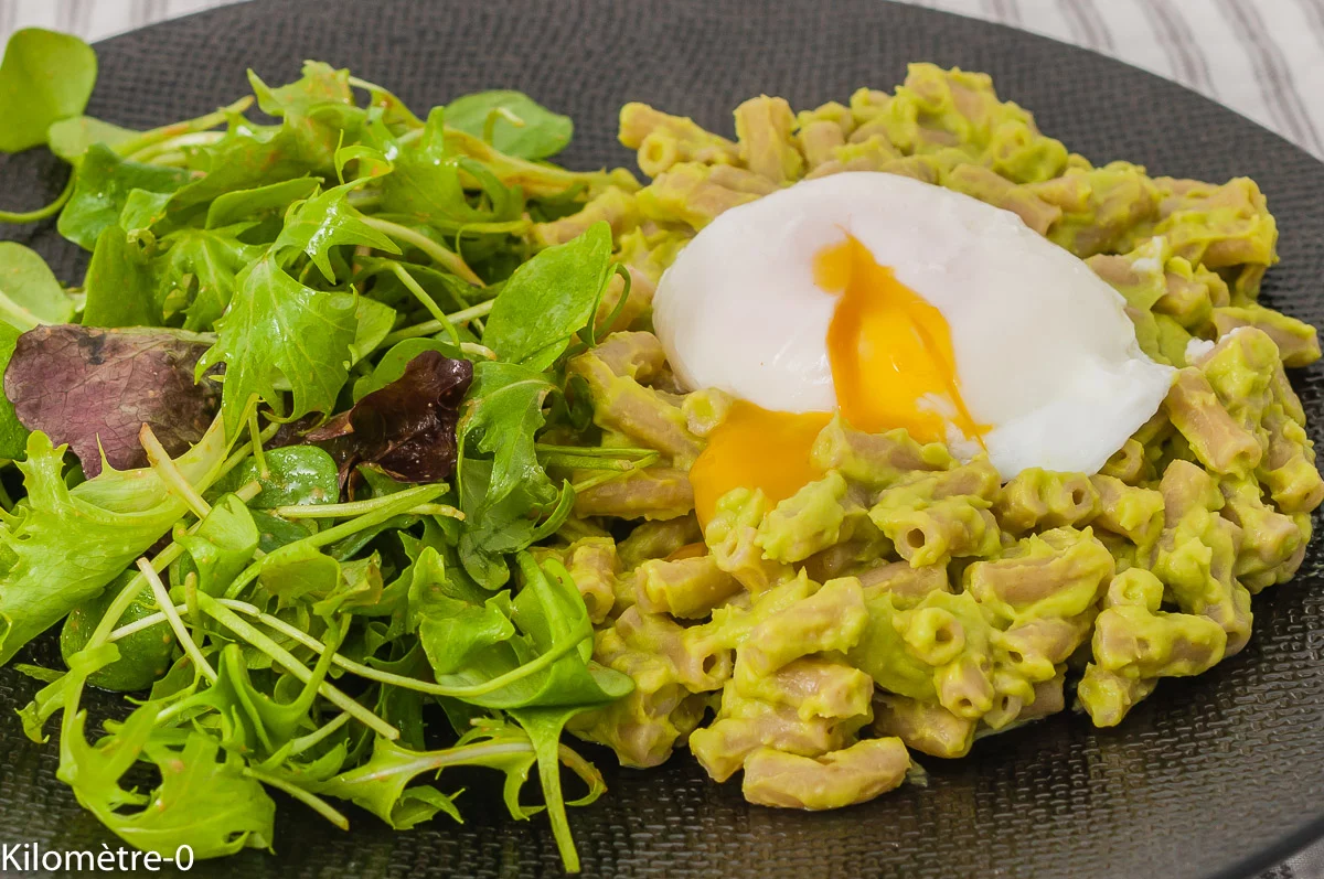 Photo de recette de pâtes, avocat, oeuf poché, bio, facile, Kilomètre-0, blog de cuisine réalisée à partir de produits de saison et issus de circuits courts