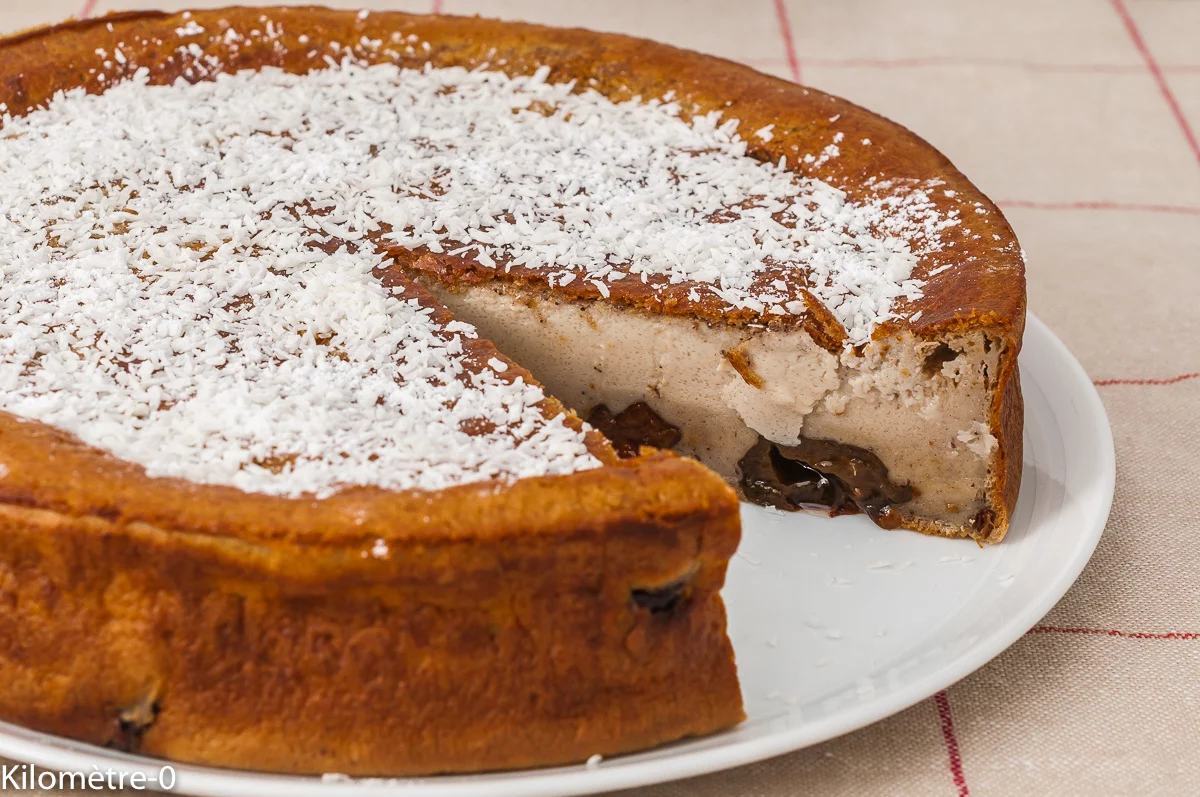Photo de recette bretonne, dessert, far breton, prunes, pruneaux, farine de sarrasin, blé noir, facile, gâteau, dessert, bio, rapide, lait, de Kilomètre-0, blog de cuisine réalisée à partir de produits de saison et issus de circuits courts