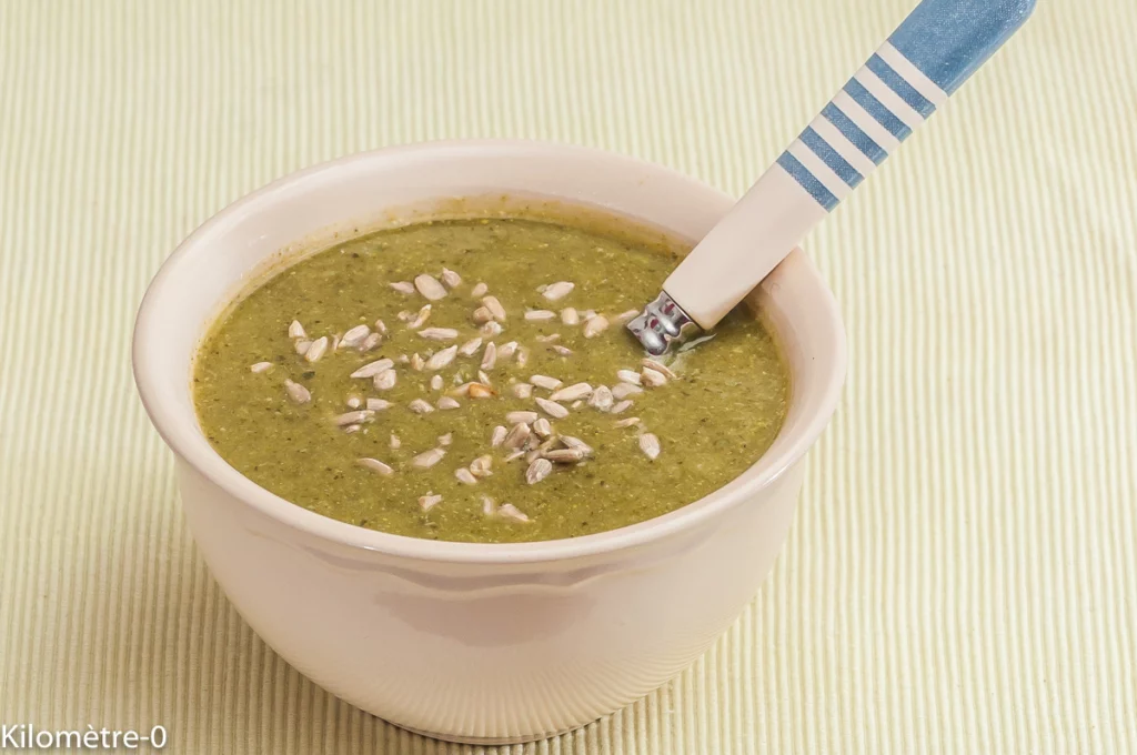 Soupe de courgettes aux fanes de radis - Étape 3