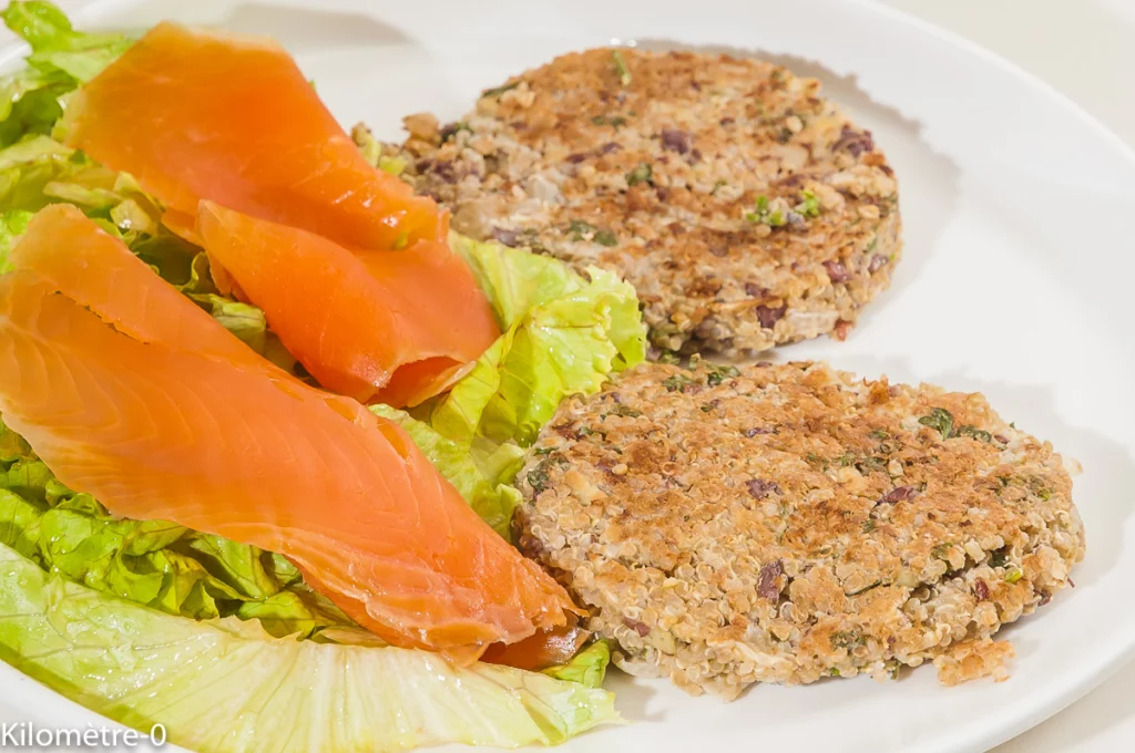 Galette de quinoa et haricots, salade et truite fumée - Étape 6