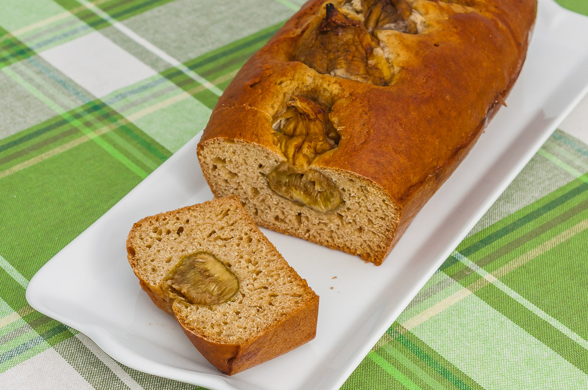 Photo de recette de gâteau aux figues entières, facile, cake Kilomètre-0, blog de cuisine réalisée à partir de produits de saison et issus de circuits courts