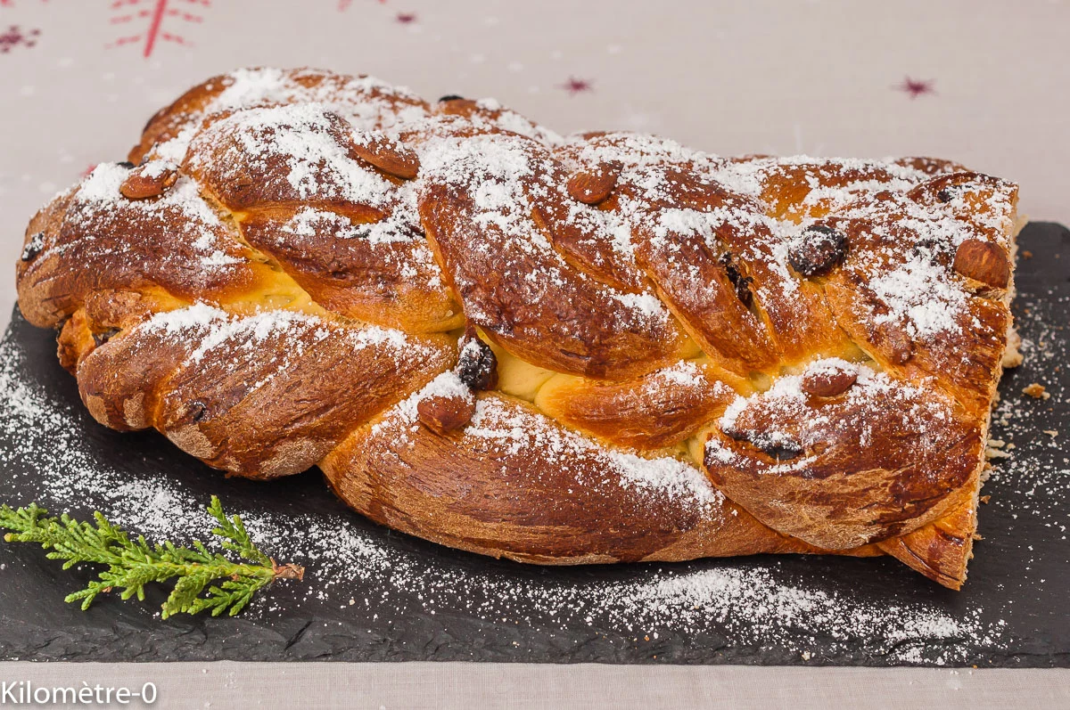 Photo de recette de pain briohé, brioche, vanocka, tchèque de Noël, Noël, Noël dans le monde, Noël en Europe, dessert, gâteau, Kilomètre-0, blog de cuisine réalisée à partir de produits de saison et issus de circuits courts