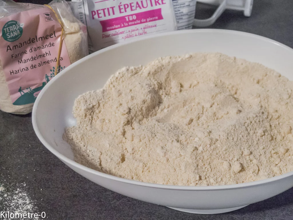 Gâteau du matin festif aux myrtilles séchées et pistaches - Étape 4