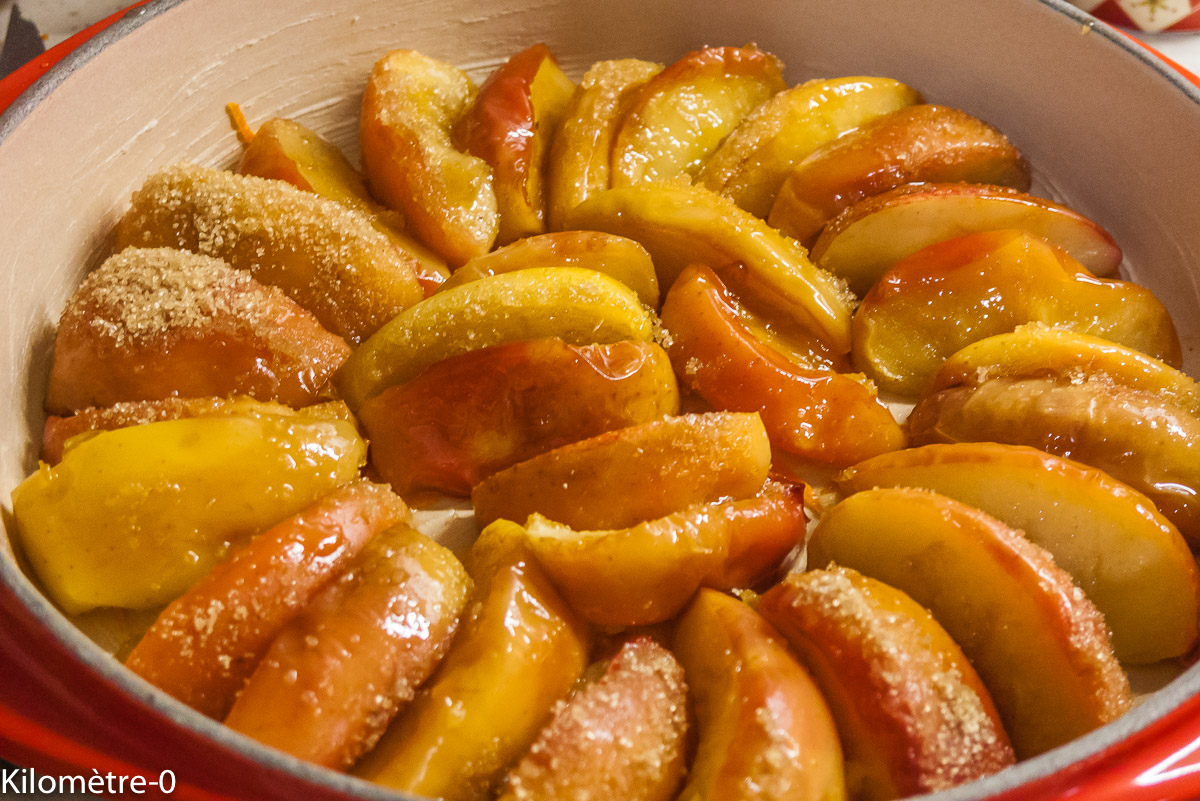 Photo de recette de tarte tatin kiwi, pomme, facile, rapide, maison deKilomètre-0, blog de cuisine réalisée à partir de produits de saison et issus de circuits courts