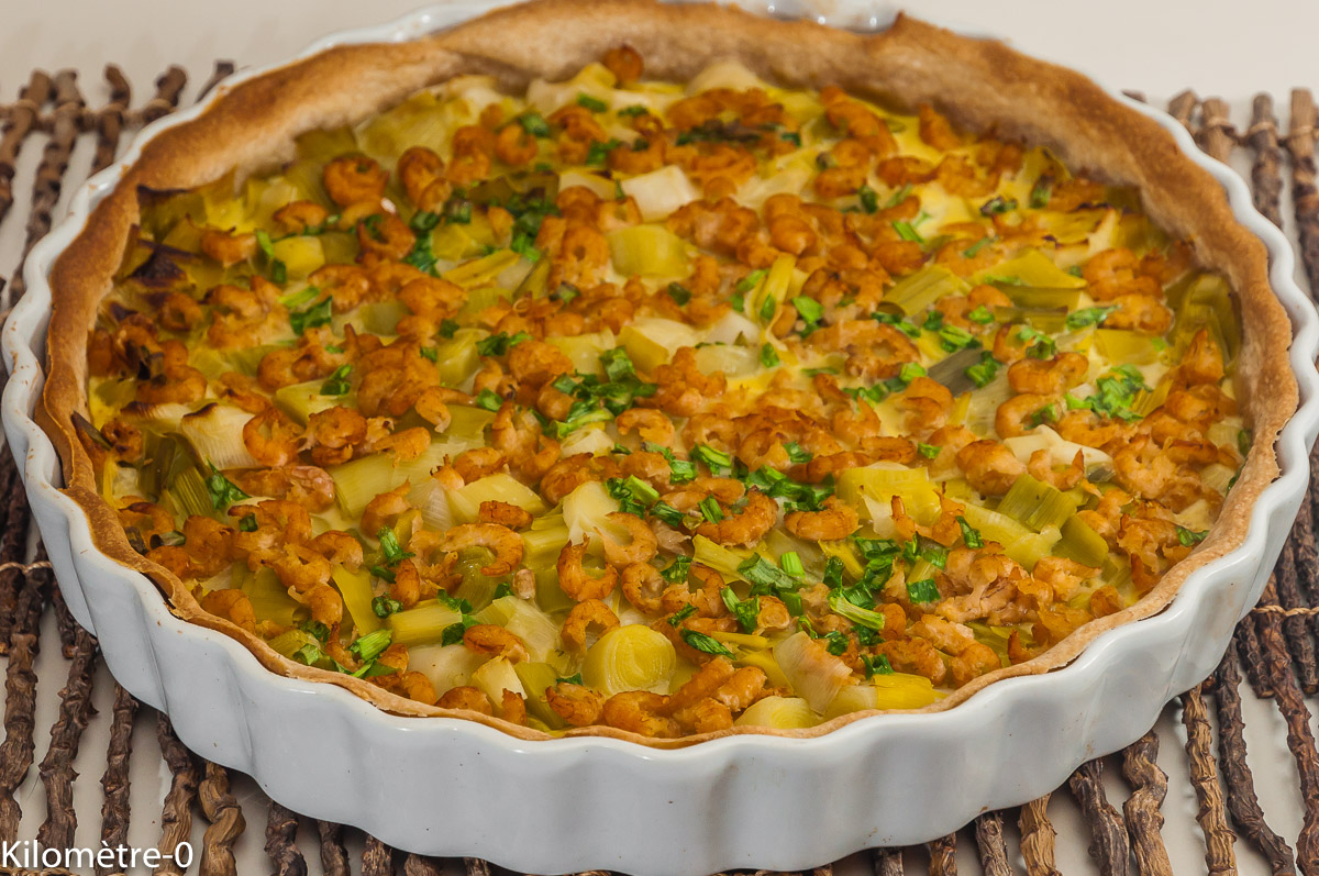 Photo de recette de tarte salée aux légumes, poireaux et aux crustacés, crevettes, facile, léger, hiver de Kilomètre-0, blog de cuisine réalisée à partir de produits de saison et issus de circuits courts