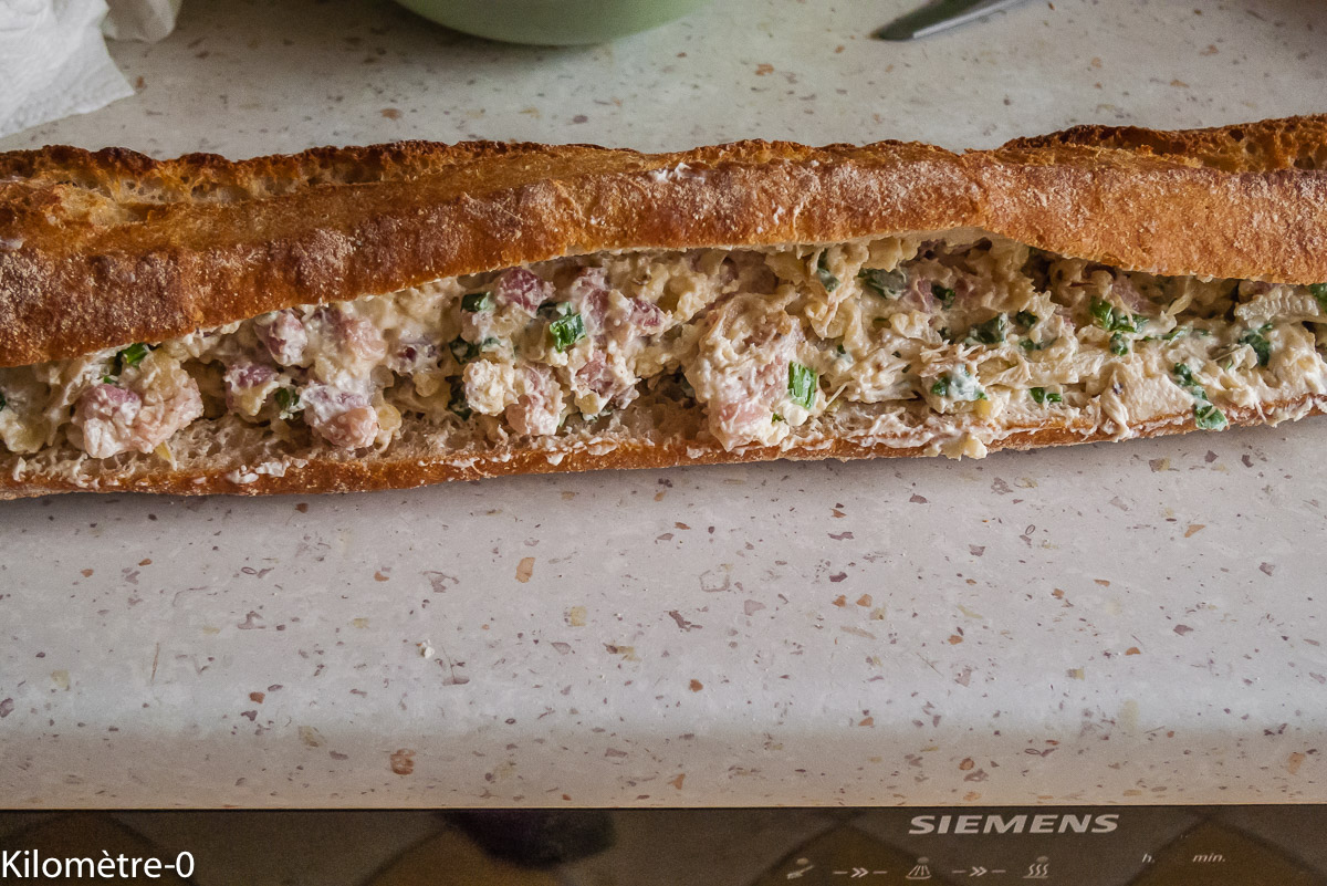 Photo de recette de baguette farcie, apéro facile, rapide, rigolo de Kilomètre-0, blog de cuisine réalisée à partir de produits de saison et issus de circuits courts