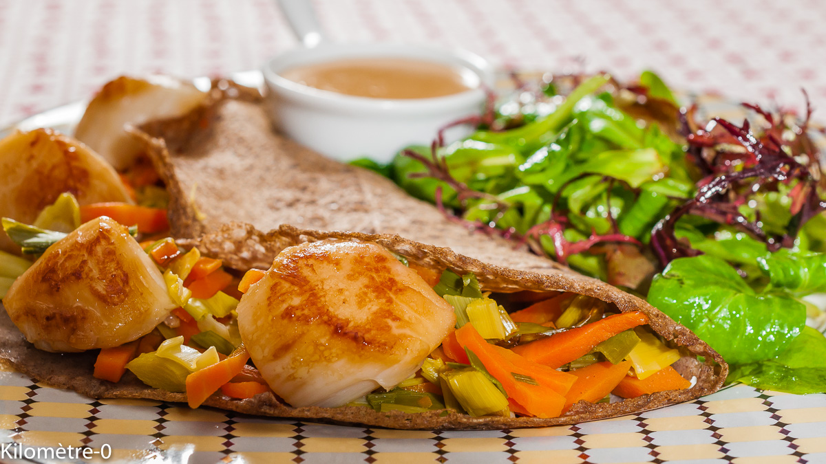 Photo de recette de galette bretonne aux noix saint jacques, légumes d'hiver, facile, cuisine de Bretagne, sarrasin, blé noir, bio deKilomètre-0, blog de cuisine réalisée à partir de produits de saison et issus de circuits courts