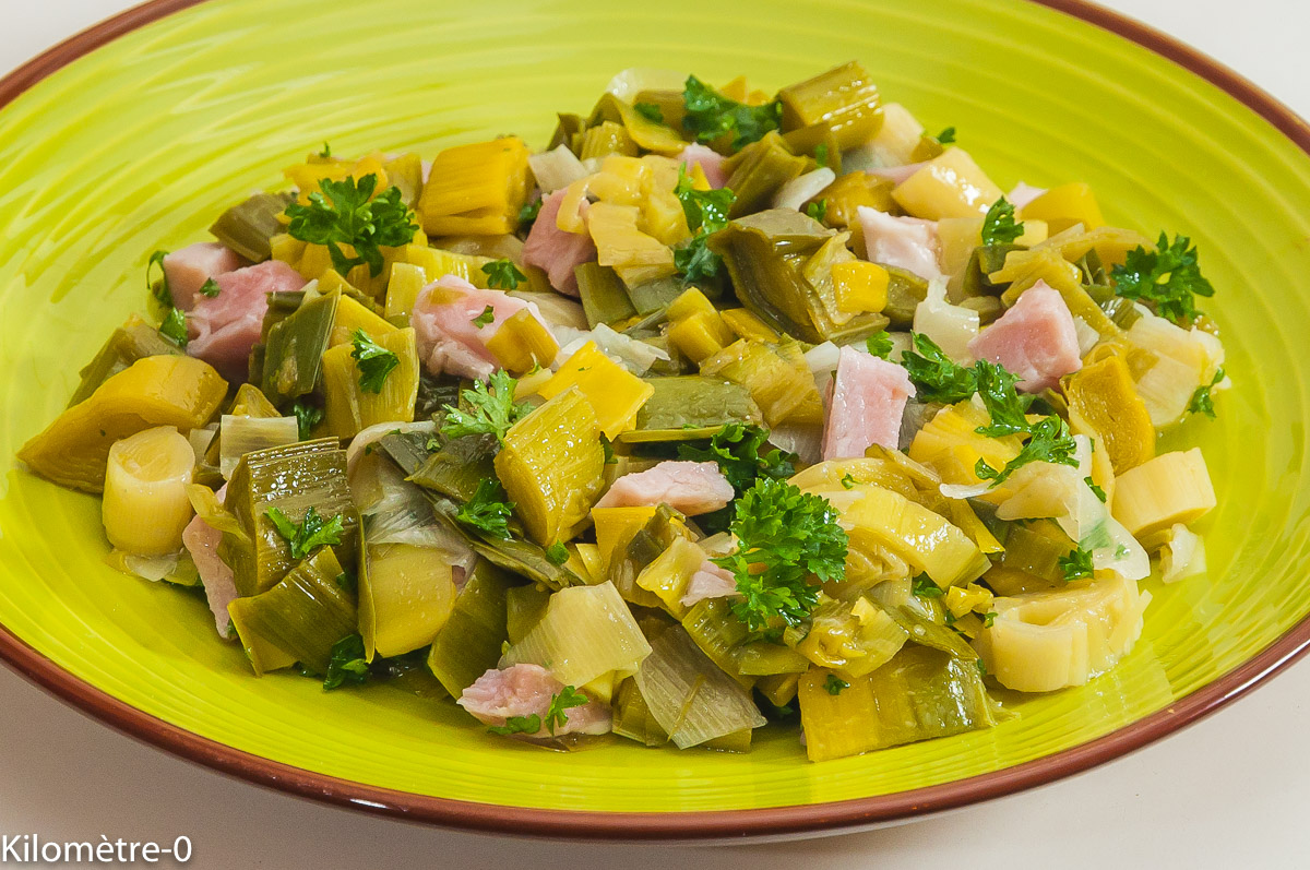 Photo de recette d'hiver, salade, poireaux, facile, économique, bio, rapide, légère de Kilomètre-0, blog de cuisine réalisée à partir de produits de saison et issus de circuits courts