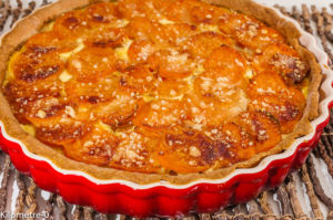 Photo de recette de quiche aux patates douces, lardons, courge spaghetti, tarte salée, pâte brisée, facile, légère, automne, hiver de Kilomètre-0, blog de cuisine réalisée à partir de produits de saison et issus de circuits courts