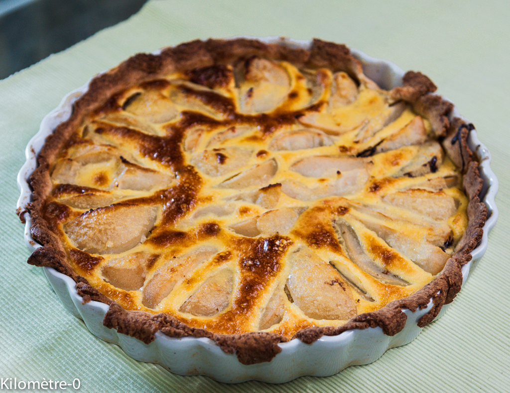 Poire fraîche à la sauce chocolat