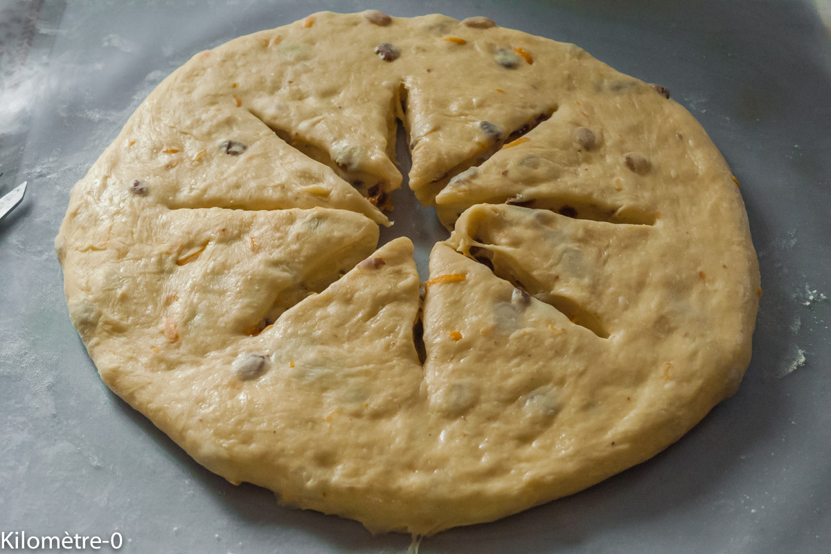 Photo de recette de couronne des rois de Kilomètre-0, blog de cuisine réalisée à partir de produits locaux et issus de circuits courts