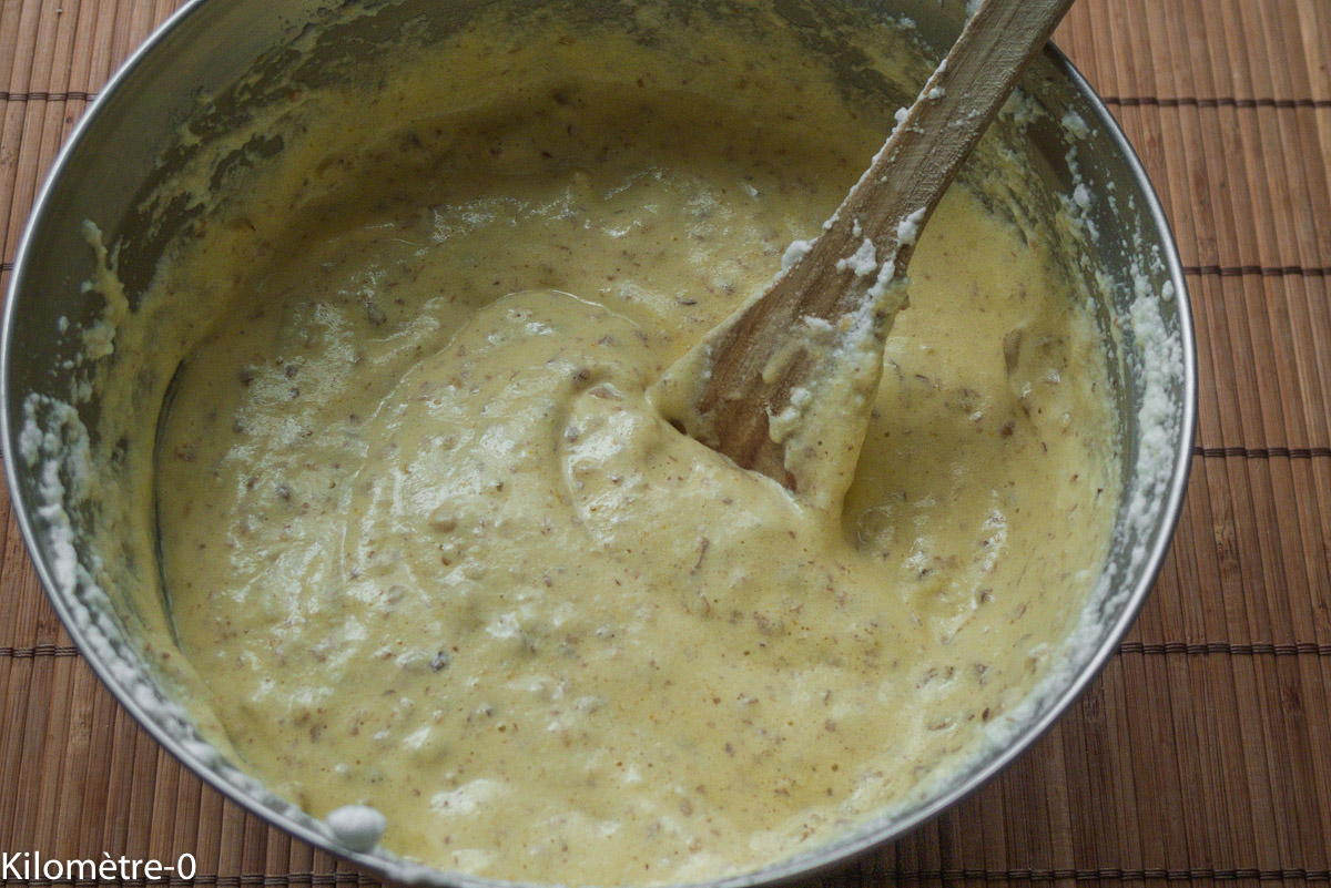 Gâteau aux noix sauce caramel — étape 3