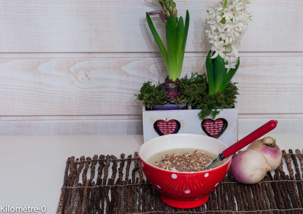 image de recette facile, rapide, bio, légère de Kilomètre-0, velouté de navets aux noisettes, soupe, potage, légumes, hiver