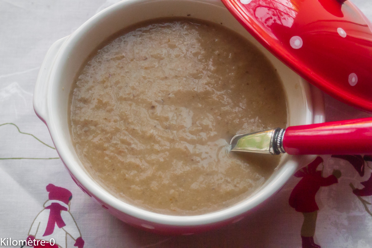 Image de recette de soupe, velouté aux poireaux, champignons, châtaignes, végétarienne, légumes, bio,