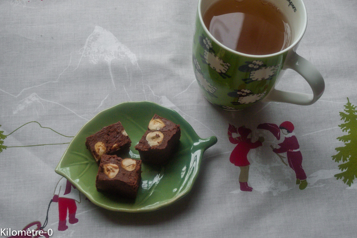 image de recette, Royaume Uni, britannique, anglaise, de Fudge aux noisettes, facile, rapide, maison, biscuits, bouchées de Noël, chocolat, de Kilomètre-0