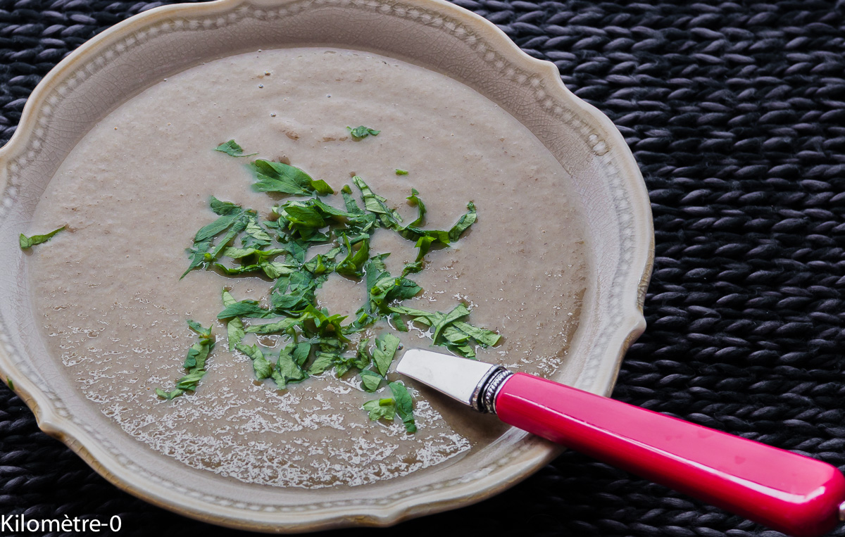 Photo de recette de soupe facile, rapide de champignons de Kilomètre-0, blog de cuisine réalisée à partir de produits locaux et issus de circuits courts