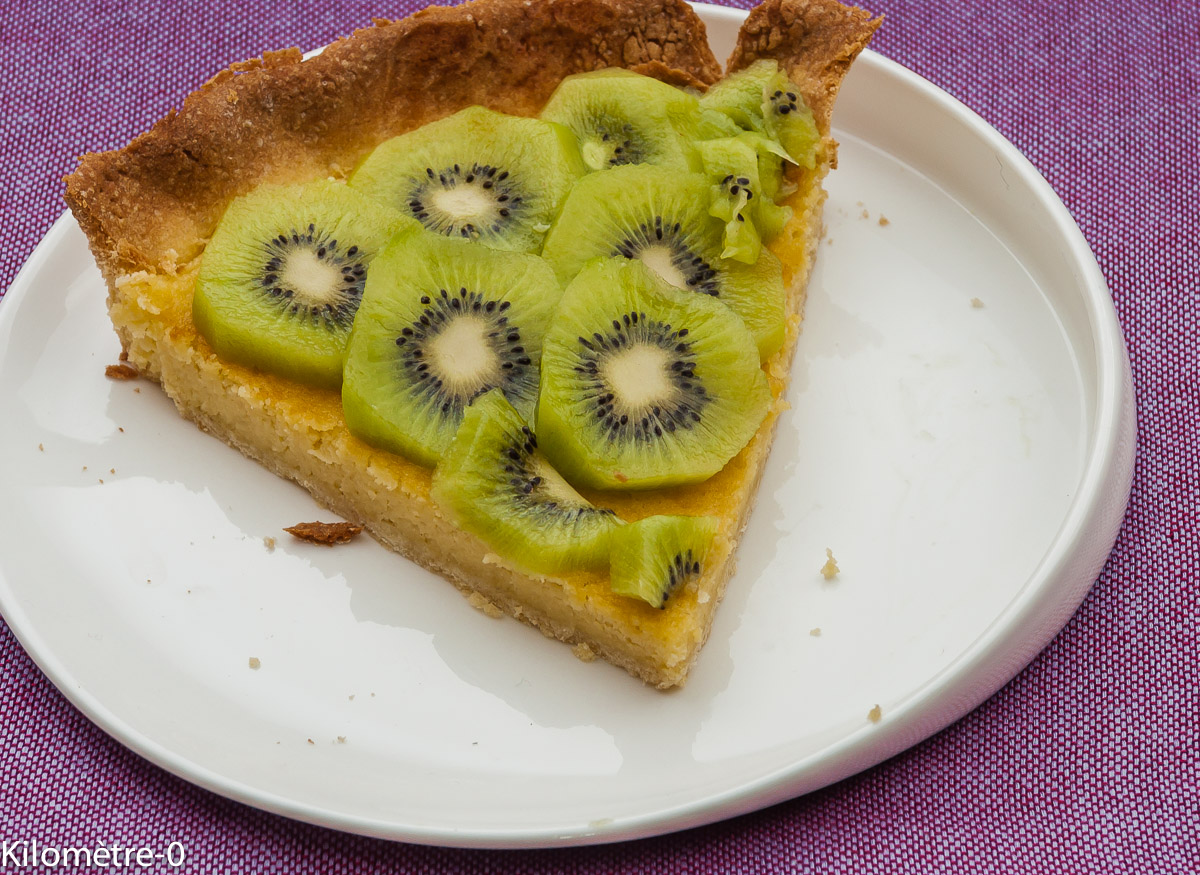 Photo de recette de tarte facile, rapide, aux kiwis de Kilomètre-0, blog de cuisine réalisée à partir de produits locaux et issus de circuits courts