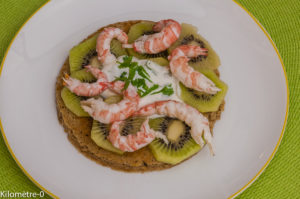 Photo de recette légère, facile, rapide, bio,  de blinis kiwi langoustines de Kilomètre-0, blog de cuisine réalisée à partir de produits locaux et issus de circuits courts