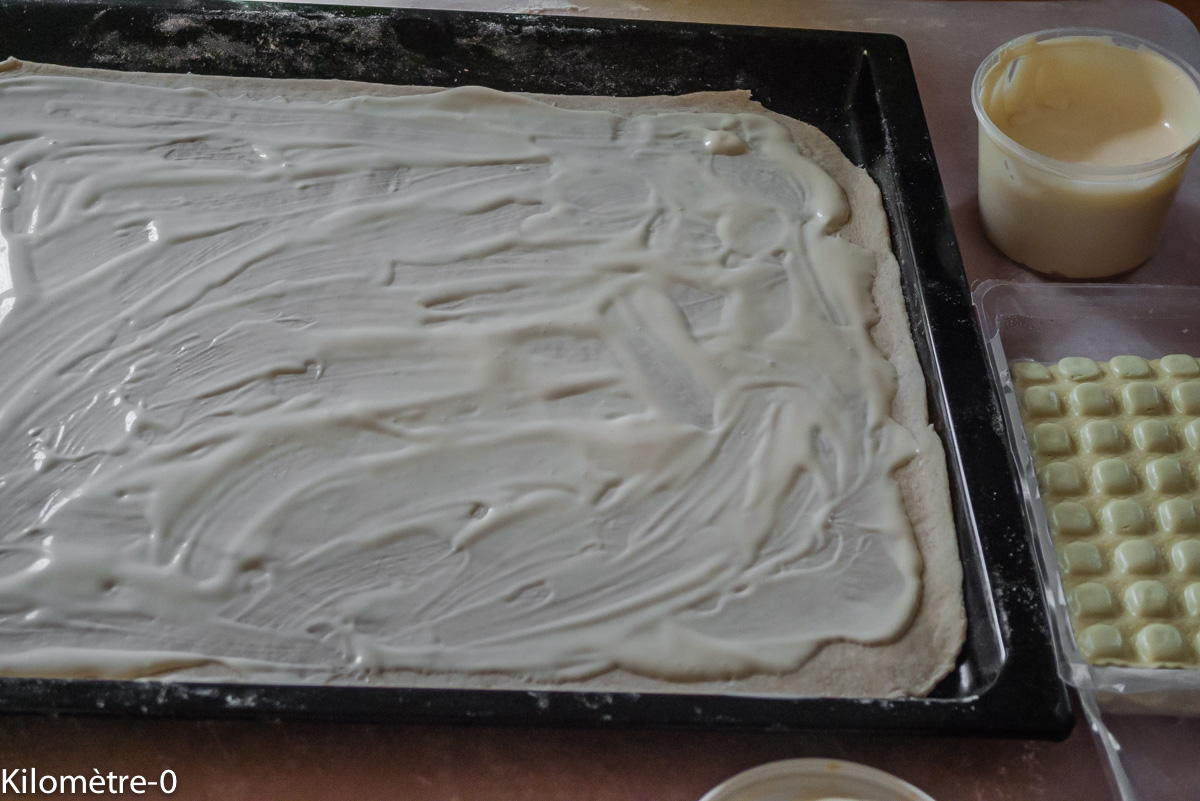 Photo de recette de pizza blanche aux ravioles de Kilomètre-0, blog de cuisine réalisée à partir de produits locaux et issus de circuits courts