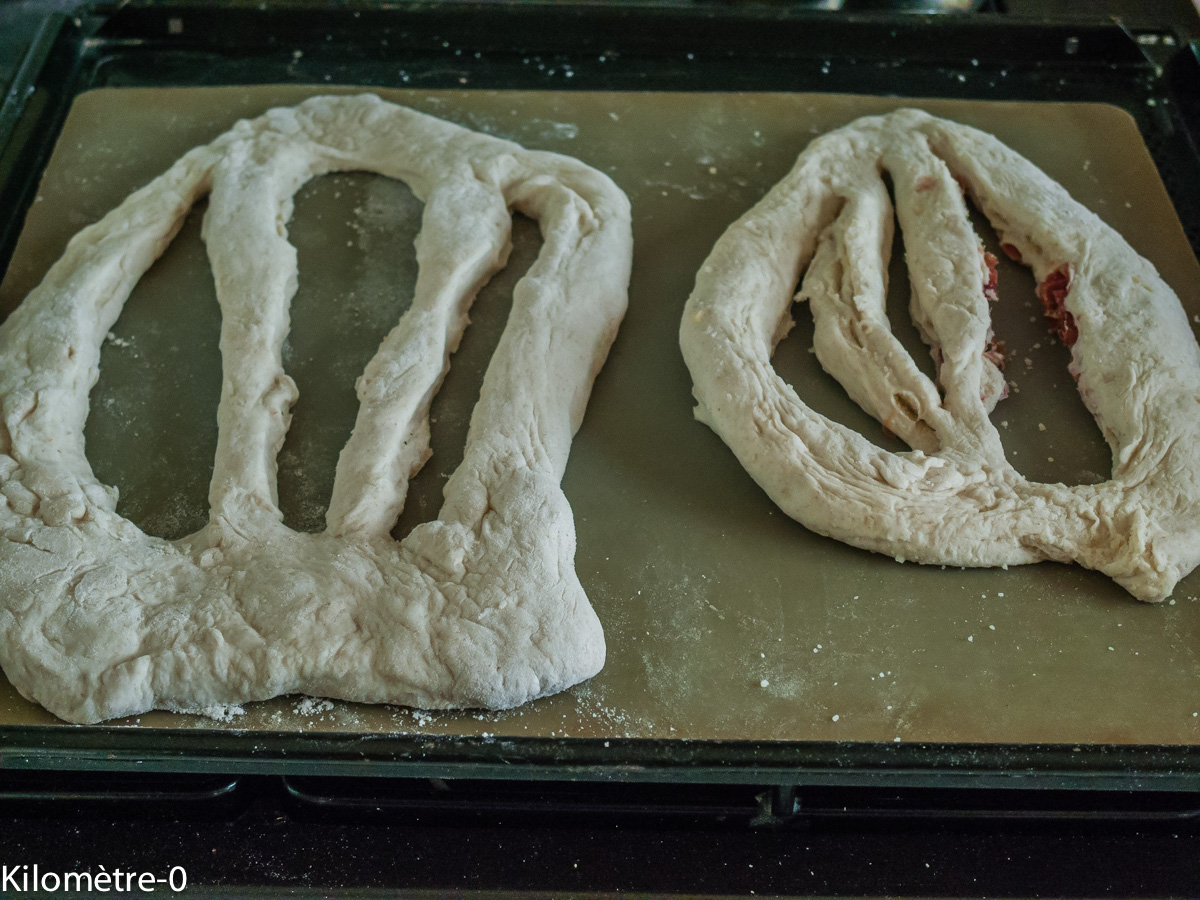 Photo de recette de fougasse parmesan jambon de Kilomètre-0, blog de cuisine réalisée à partir de produits locaux et issus de circuits courts