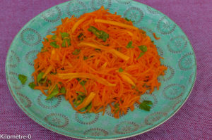 Photo de recette de salade  facile, rapide, légère carottes rapées à la mimolette de Kilomètre-0, blog de cuisine réalisée à partir de produits locaux et issus de circuits courts