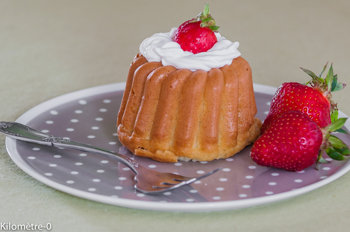 Photo de recette légère, facile, rapide, healthy de baba au rhum et aux fraises de Kilomètre-0, blog de cuisine réalisée à partir de produits locaux et issus de circuits courts