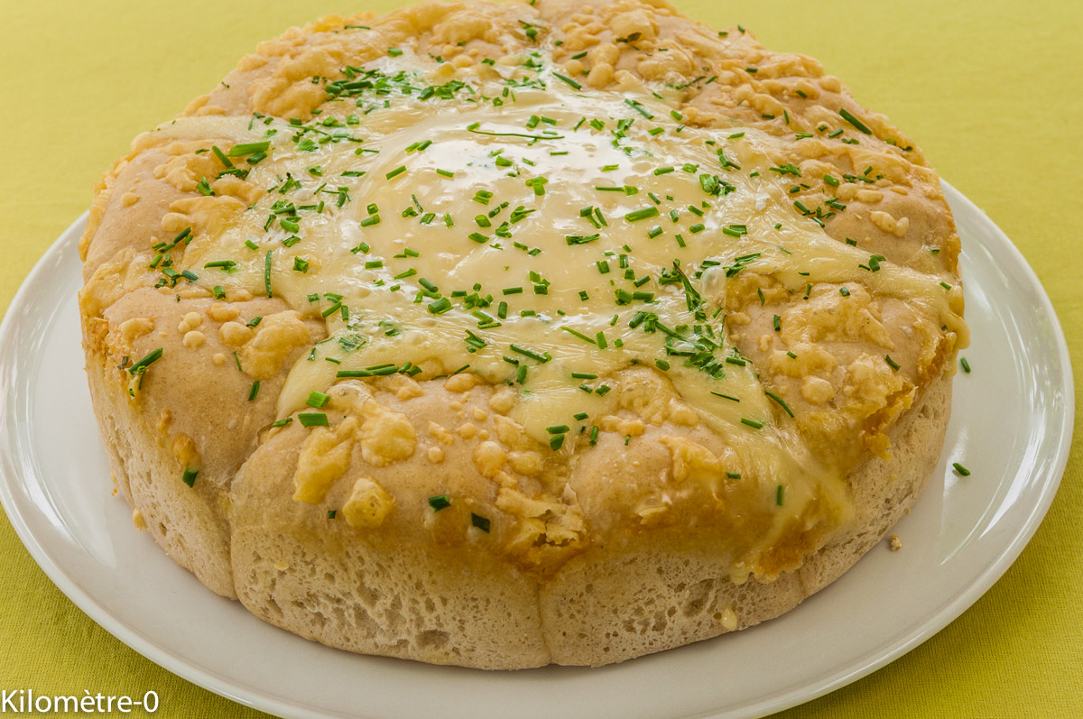 Photo de recette de fougasse coulommiers ciboulette de Kilomètre-0, blog de cuisine réalisée à partir de produits locaux et issus de circuits courts
