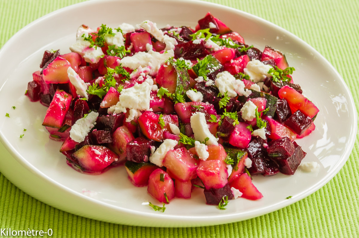 Photo de recette de salade de pomme de terre, courgettes, betteraves et fêta deKilomètre-0, blog de cuisine réalisée à partir de produits locaux et issus de circuits courts