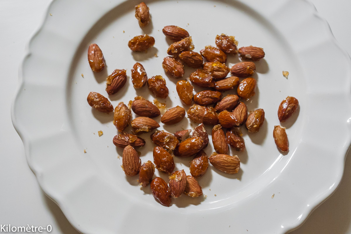 Photo de recette d'amandes caramélisées de Kilomètre-0, blog de cuisine réalisée à partir de produits locaux et issus de circuits courts