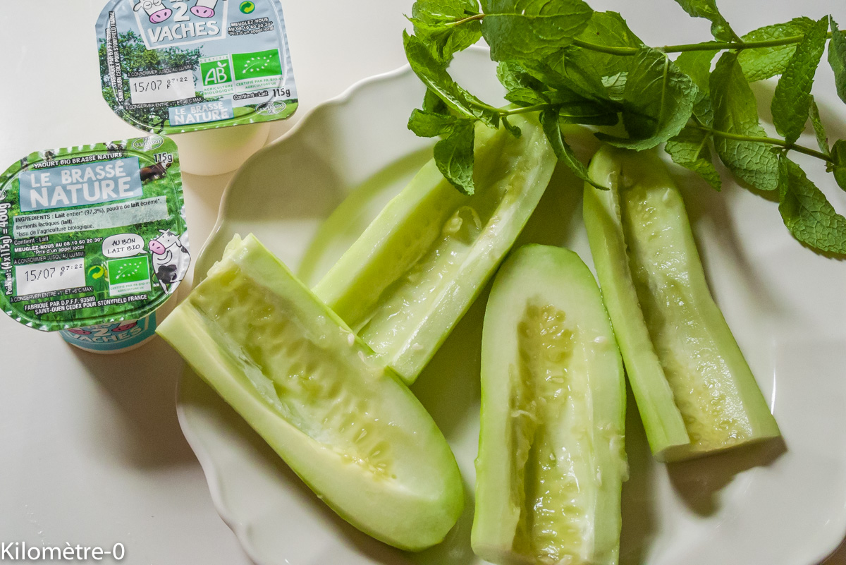 Photo de recette de soupe froide concombre noix de Kilomètre-0, blog de cuisine réalisée à partir de produits locaux et issus de circuits courts