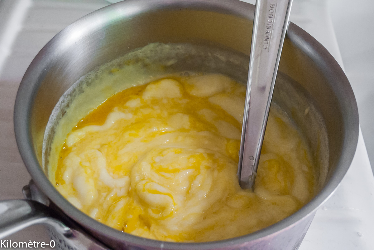 Photo de recette de dessert gâteau semoule cerises facile Kilomètre-0, blog de cuisine réalisée à partir de produits locaux et issus de circuits courts