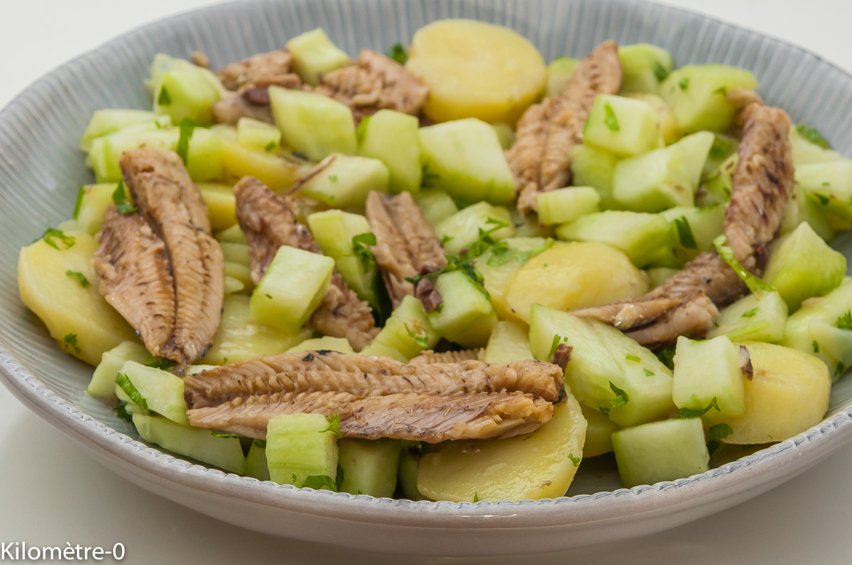 Photo de recette de salade pomme de terre, concombre, sardines, facile, rapide deKilomètre-0, blog de cuisine réalisée à partir de produits locaux et issus de circuits courts