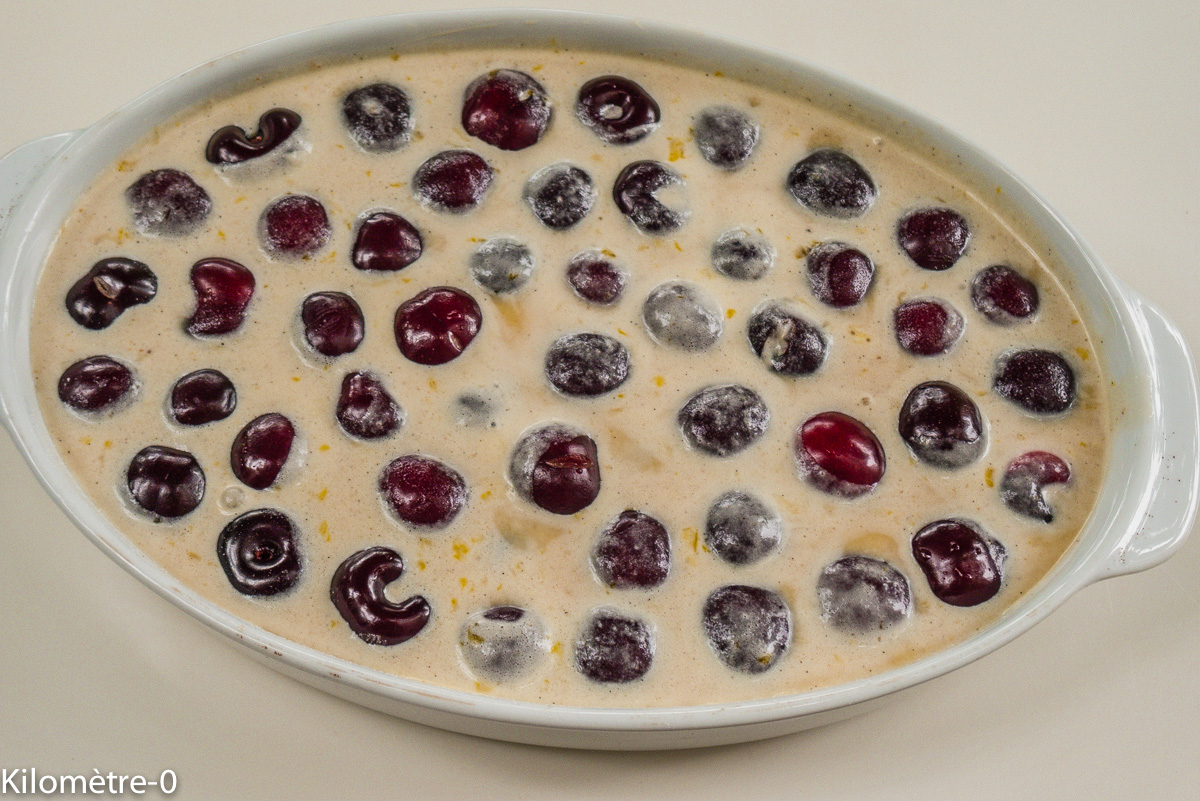 Photo de recette de clafoutis cerises, lait concentré, facile, fruits de Kilomètre-0, blog de cuisine réalisée à partir de produits locaux et issus de circuits courts