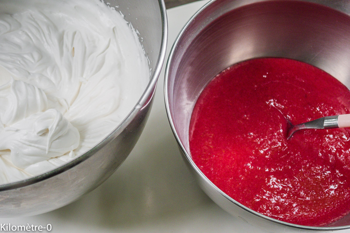 Photo de recette de charlotte aux framboises facile et légère de Kilomètre-0, blog de cuisine réalisée à partir de produits locaux et issus de circuits courts