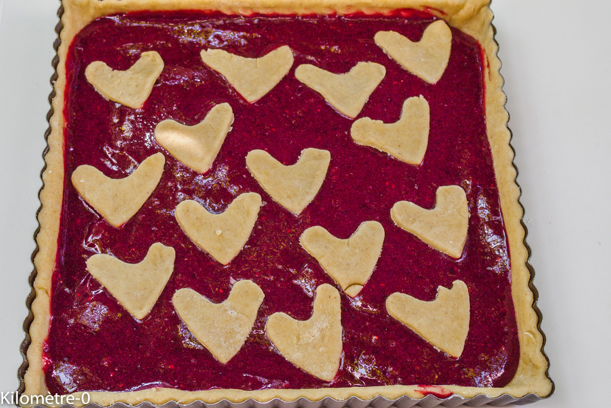Photo de recette de tarte facile rapide, coulis de cassis de Kilomètre-0, blog de cuisine réalisée à partir de produits locaux et issus de circuits courts