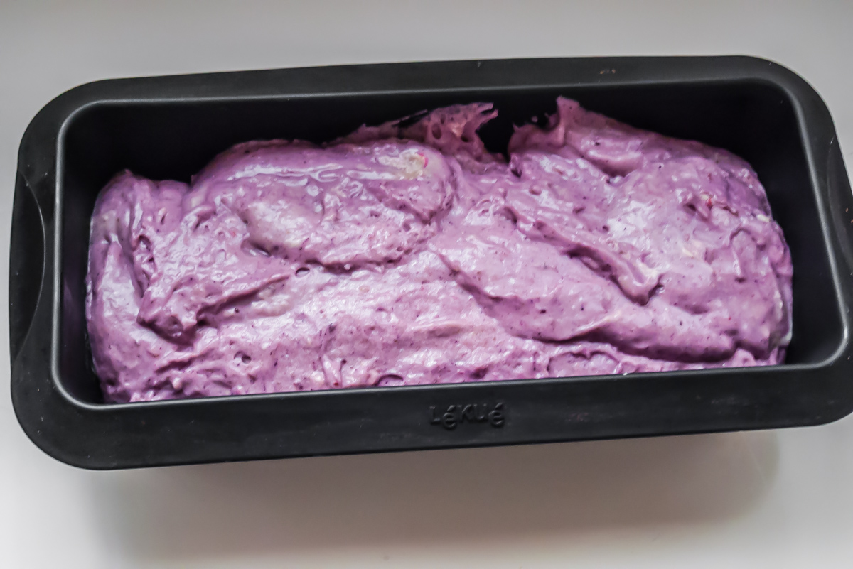 Photo de recette de gâteau matin facile rapide léger cassis de Kilomètre-0, blog de cuisine réalisée à partir de produits locaux et issus de circuits courts