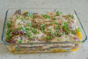 Photo de recette de gratin de sardines aux oranges, pignons et chapelure facile rapide légère de Kilomètre-0, blog de cuisine réalisée à partir de produits locaux et issus de circuits courts