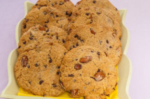 Photo de recette de cookies amandes pépites de chocolat facile, rapide et léger deKilomètre-0, blog de cuisine réalisée à partir de produits locaux et issus de circuits courts
