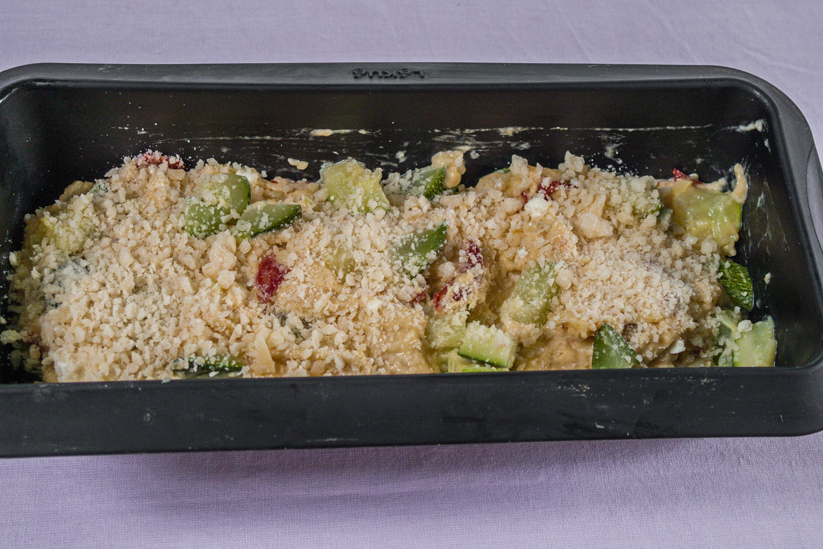 Photo de recette de cake salé apéro courgettes, chorizo, fêta de Kilomètre-0, blog de cuisine réalisée à partir de produits locaux et issus de circuits courts