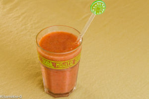 Photo de recette de gaspacho concombre tomates de Kilomètre-0, blog de cuisine réalisée à partir de produits locaux et issus de circuits courts