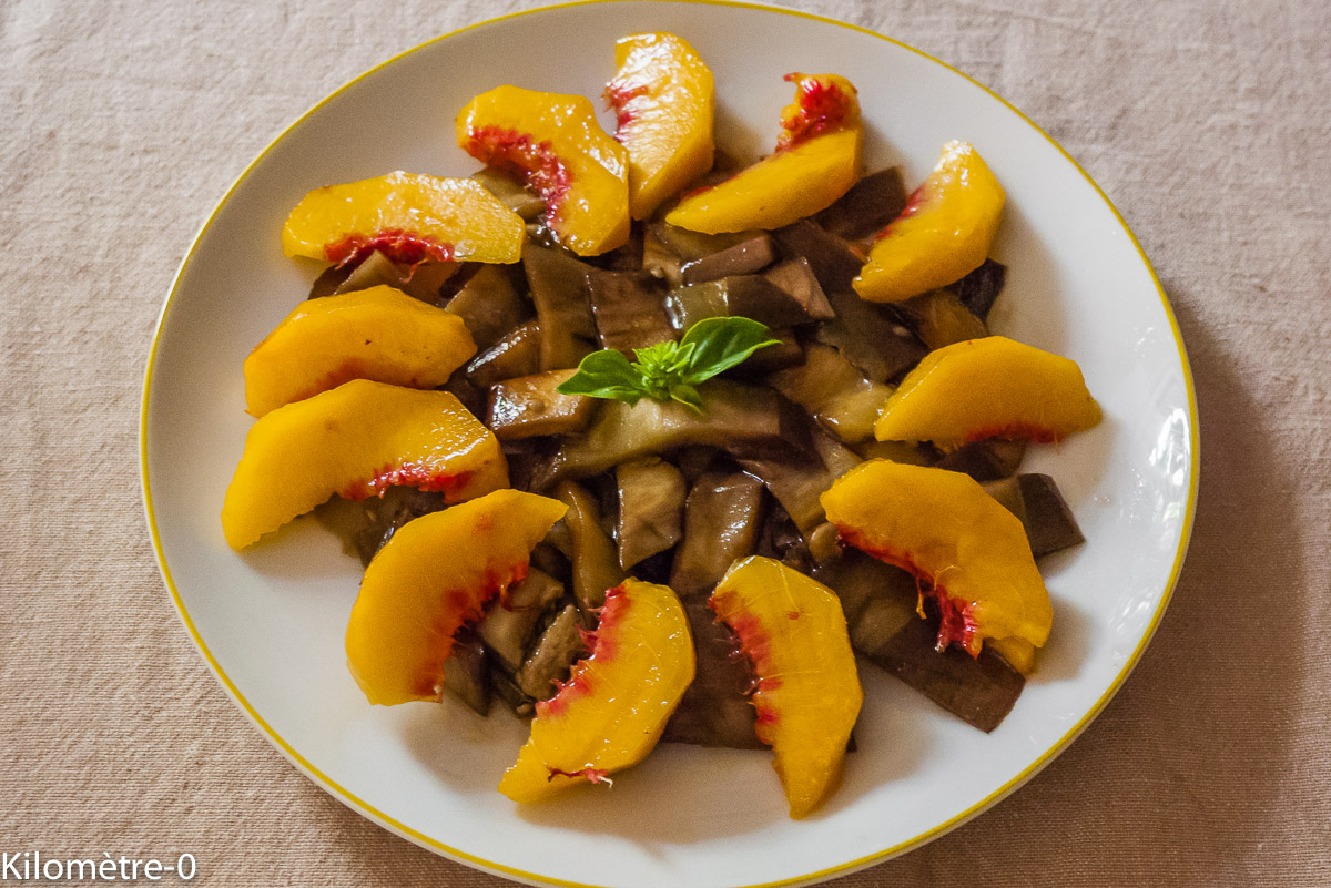 Photo de recette de salade facile rapide légère nectarine aubergine deKilomètre-0, blog de cuisine réalisée à partir de produits locaux et issus de circuits courts