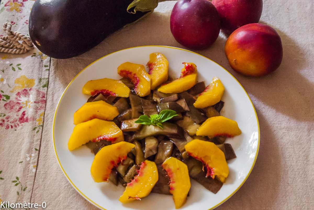 Photo de recette de salade facile rapide légère nectarine aubergine deKilomètre-0, blog de cuisine réalisée à partir de produits locaux et issus de circuits courts