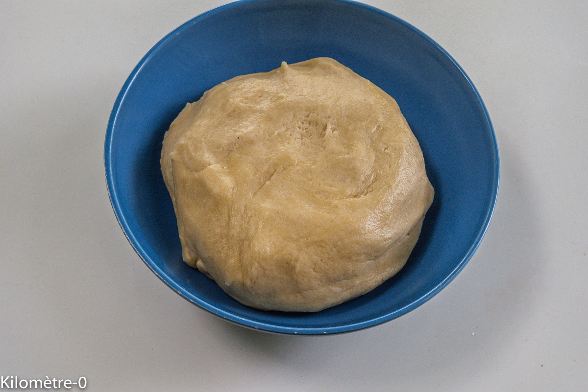 Photo de recette de pâte sablée rapide, qui s'étale facilement de Kilomètre-0, blog de cuisine réalisée à partir de produits locaux et issus de circuits courts