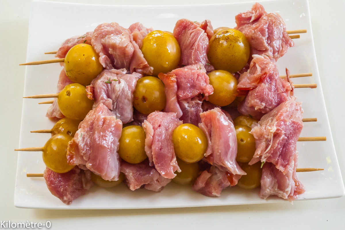 Photo de recette de brochette porc mirabelles facile rapide légère de Kilomètre-0, blog de cuisine réalisée à partir de produits locaux et issus de circuits courts