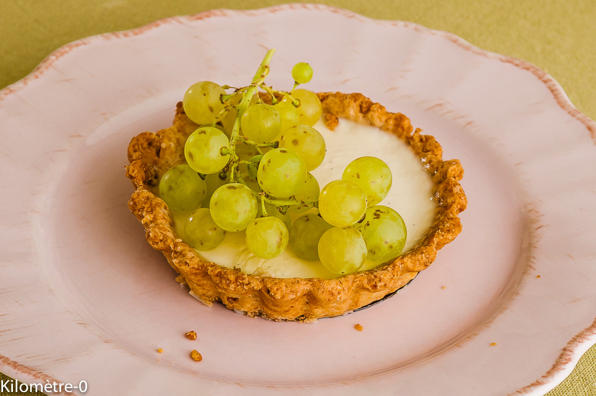 Photo de recette de tarte à la panna cotta raisin frais facile, rapide, léger, bio de Kilomètre-0, blog de cuisine réalisée à partir de produits locaux et issus de circuits courts