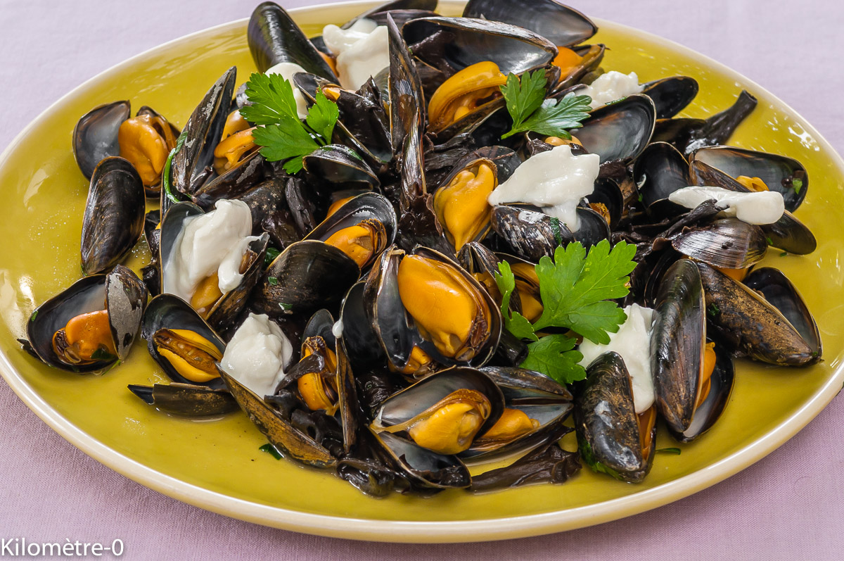 Photo de recette de moules, facile, rapide, champignons, trompettes de la mort, mozzarella, léger deKilomètre-0, blog de cuisine réalisée à partir de produits locaux et issus de circuits courts