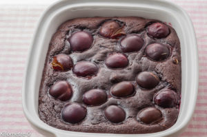 Photo de recette de moelleux au chocolat et prunes, bio, léger, facile, rapide deKilomètre-0, blog de cuisine réalisée à partir de produits locaux et issus de circuits courts