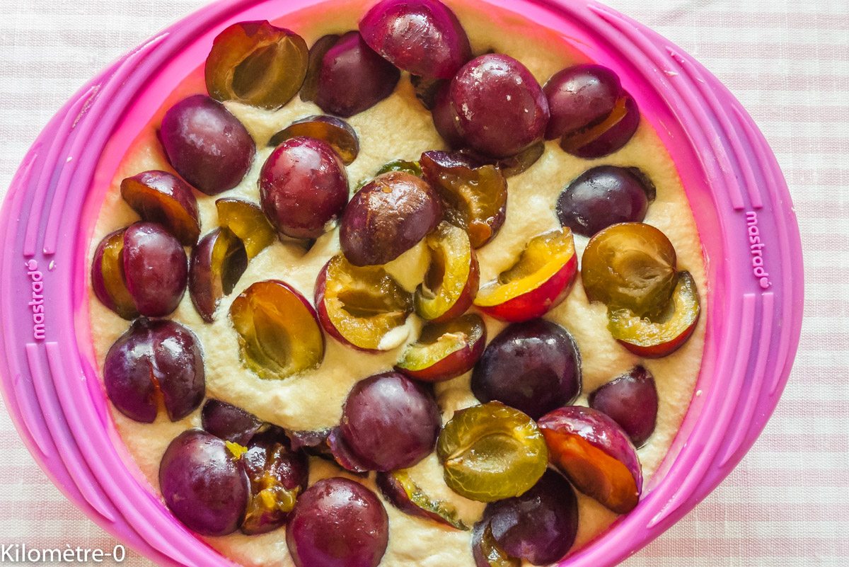 Photo de recette de gâteau facile, rapide et bio prunes de Kilomètre-0, blog de cuisine réalisée à partir de produits locaux et issus de circuits courts