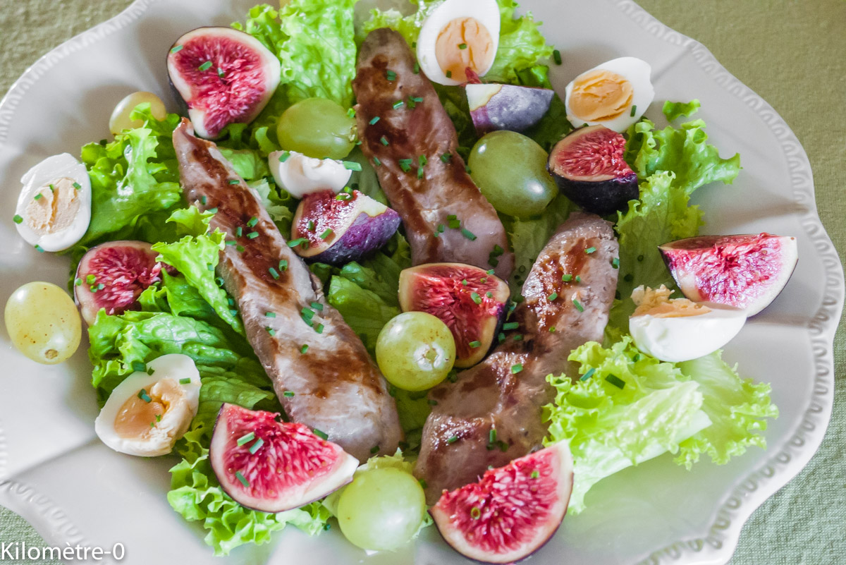 Photo de recette de salade figues, canard, raisins, facile, rapide, léger, bio de  Kilomètre-0, blog de cuisine réalisée à partir de produits locaux et issus de circuits courts